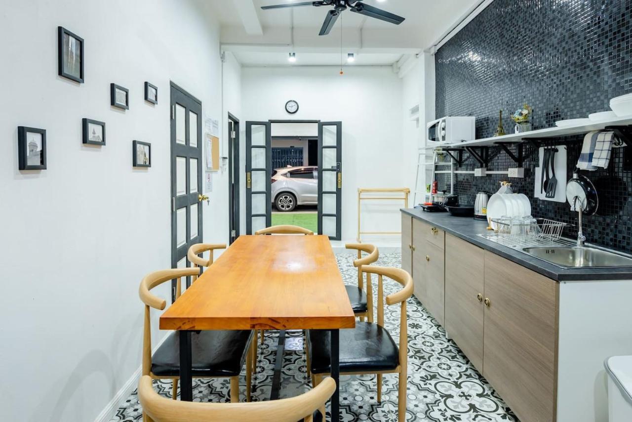 Mein Haus B @Bangpo Bangkok Esterno foto